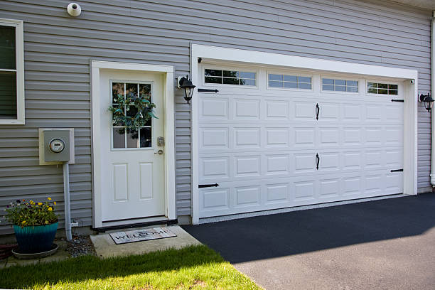 24/7 Emergency Garage Door Panel Replacement experts in Pleasant Hill, MS